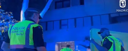 Herido muy grave un hombre al caerse al suelo tras ser golpeado por otro después del concierto de Karol G Herido muy grave un hombre al caerse al suelo tras ser golpeado por otro después del concierto de Karol G