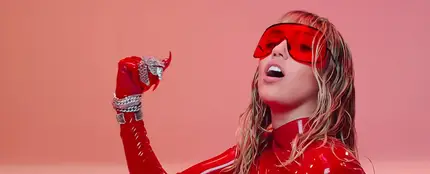 Miley Cyrus en el videoclip de 'Mother's Daughter' Miley Cyrus en el videoclip de 'Mother's Daughter'