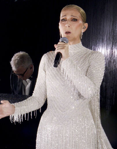 Céline Dion en su actuación para los Juegos Olímpicos de París 2024