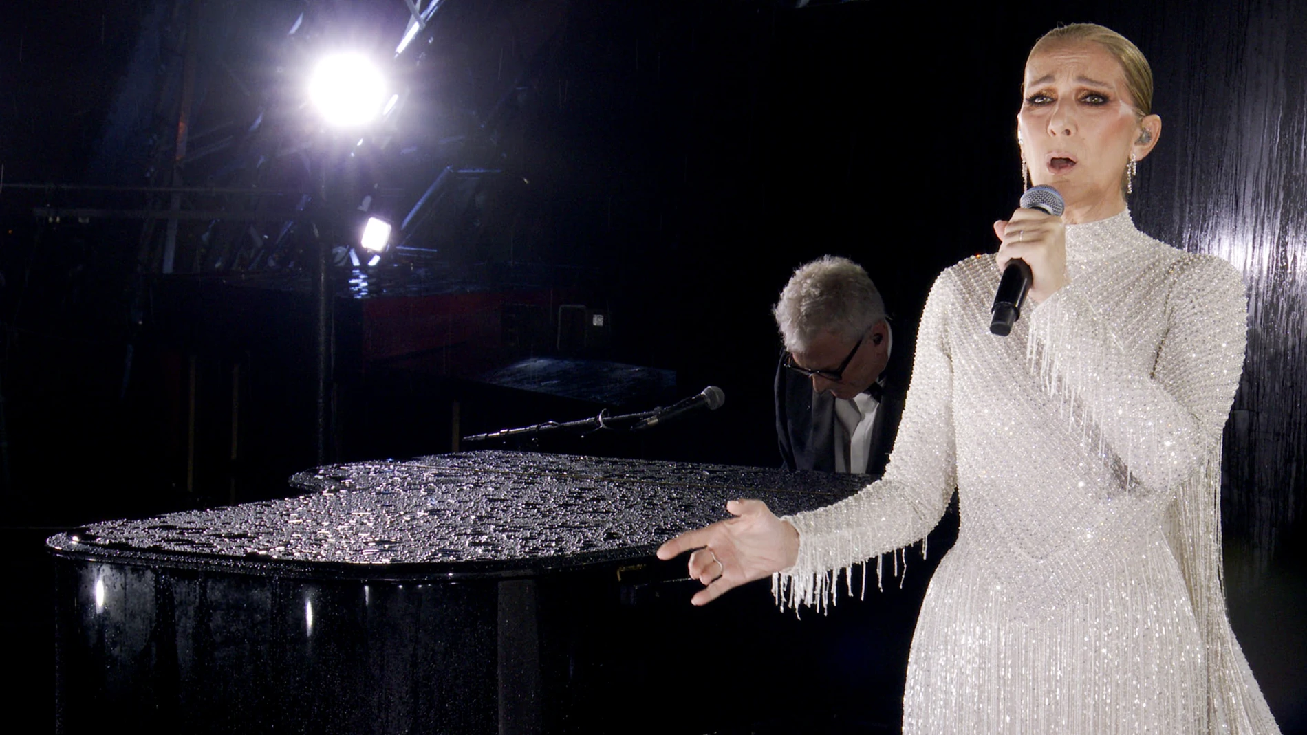 Céline Dion en su actuación para los Juegos Olímpicos de París 2024 Céline Dion en su actuación para los Juegos Olímpicos de París 2024