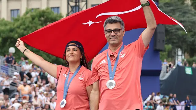 Yusuf Dikec y Sevval Ilayda Tarhan