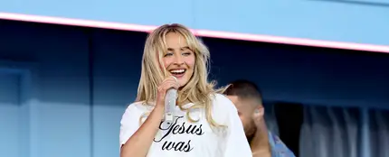 Sabrina Carpenter actuando en el 'Coachella 2024' Sabrina Carpenter actuando en el 'Coachella 2024'