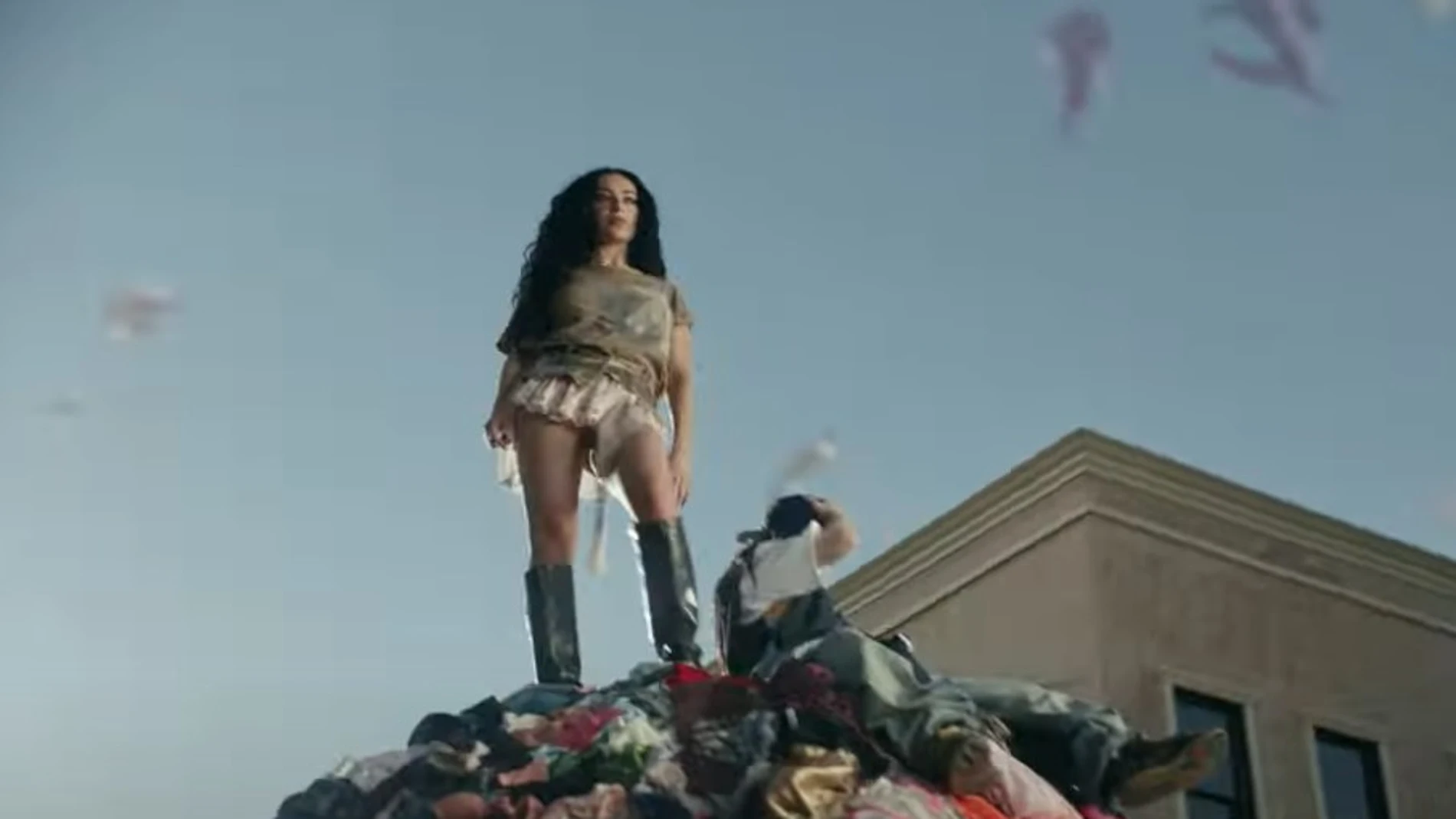 Fotograma del remix de Charli xcx y Billie Eillish Fotograma del remix de Charli xcx y Billie Eillish