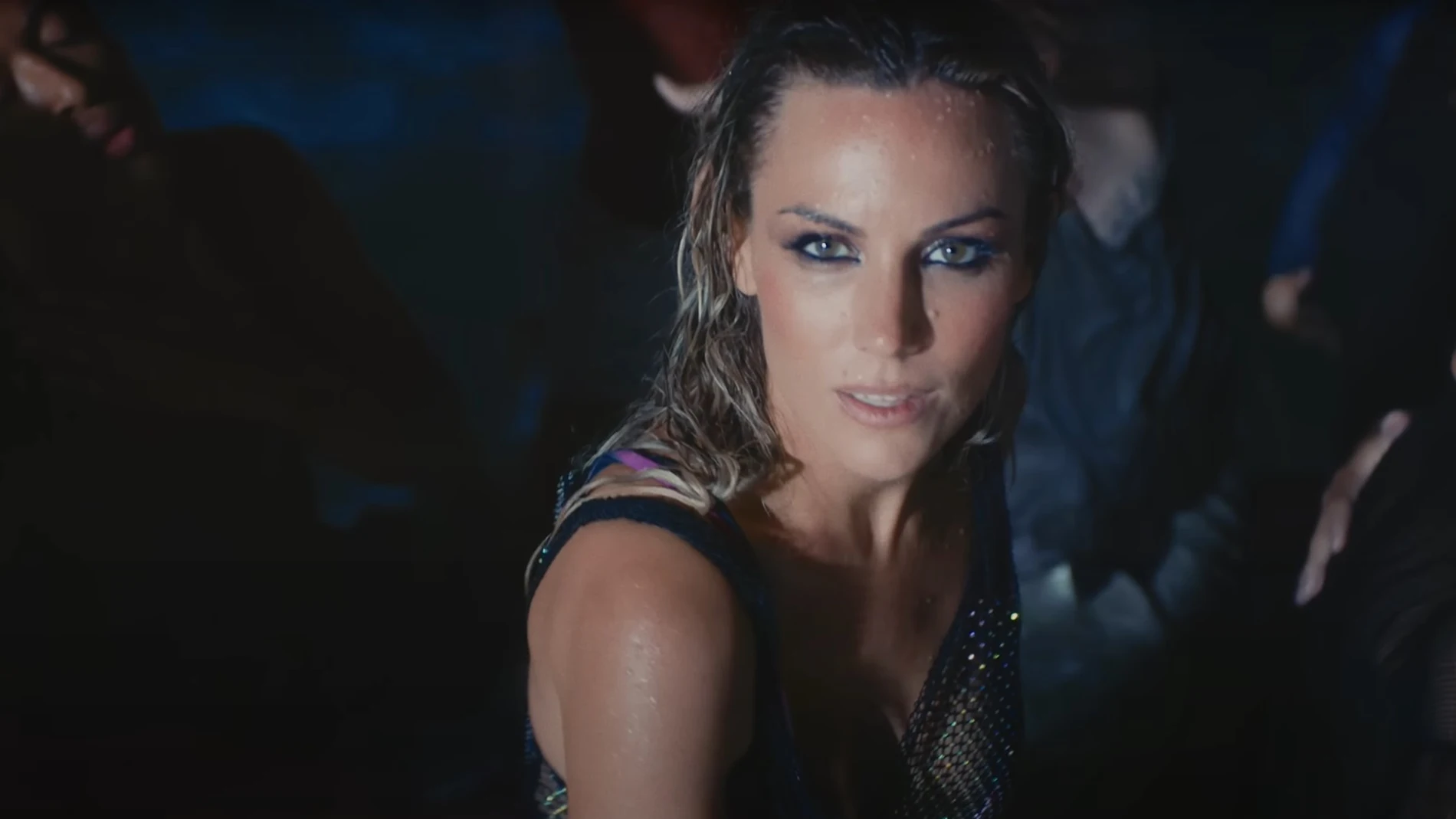 Edurne en el videoclip de 'Mírame', su nueva canción Edurne en el videoclip de 'Mírame', su nueva canción