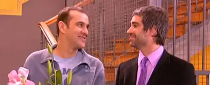 Mauri (Luis Merlo, izquierda) y Fernando (Adrià Collado, derecha) en la serie 'Aquí no hay quien viva' Mauri (Luis Merlo, izquierda) y Fernando (Adrià Collado, derecha) en la serie 'Aquí no hay quien viva'