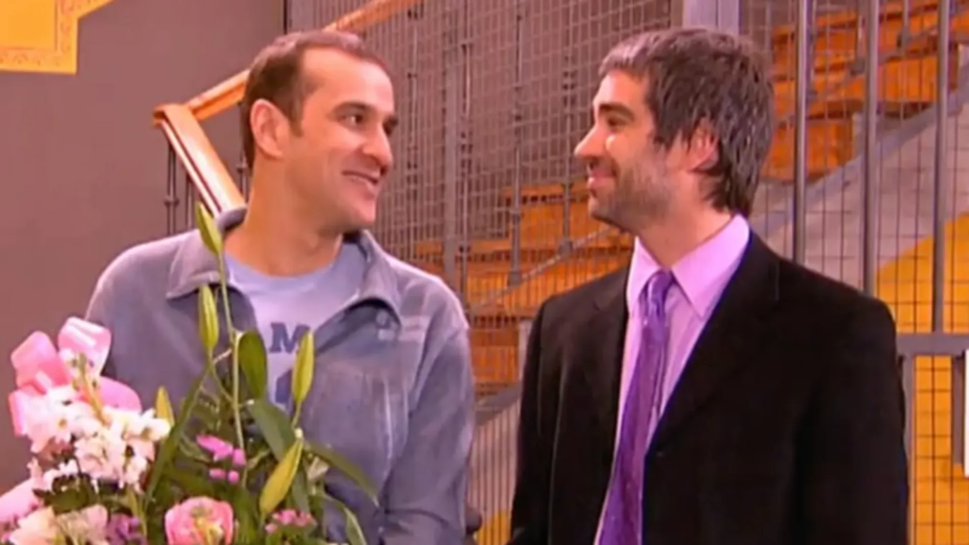 Mauri (Luis Merlo, izquierda) y Fernando (Adrià Collado, derecha) en la serie 'Aquí no hay quien viva' Mauri (Luis Merlo, izquierda) y Fernando (Adrià Collado, derecha) en la serie 'Aquí no hay quien viva'