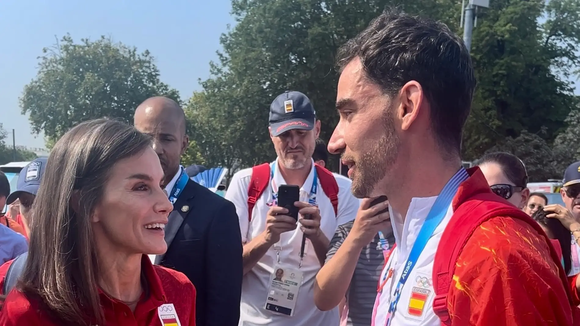 Álvaro Martín ante la reina Letizia al ganar la medalla de bronce en Marcha Álvaro Martín ante la reina Letizia al ganar la medalla de bronce en Marcha