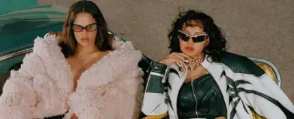 Rosalía y Lisa, de BLACKPINK Rosalía y Lisa, de BLACKPINK