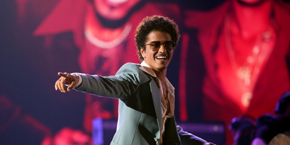 Bruno Mars devuelve el gesto a Lady Gaga y aumenta la expectaci&oacute;n de su colaboraci&oacute;n