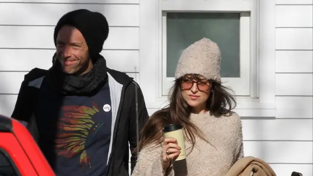 Chris Martin y Dakota Johnson