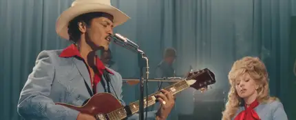 Bruno Mars y Lady Gaga en el videoclip de 'Die With A Smile' Bruno Mars y Lady Gaga en el videoclip de 'Die With A Smile'