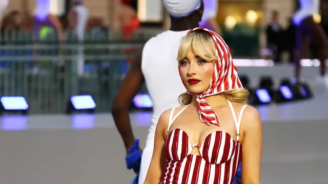 Sabrina Carpenter en la ceremonia de apertura de los Juegos Olímpicos de París 2024