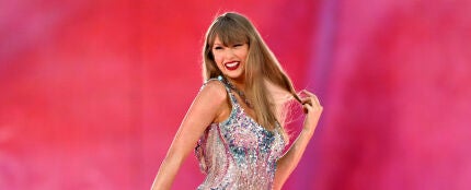 Taylor Swift actuando en su &#39;The Eras Tour&#39; en Londres