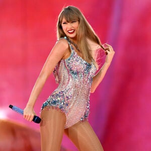 Taylor Swift actuando en su &#39;The Eras Tour&#39; en Londres