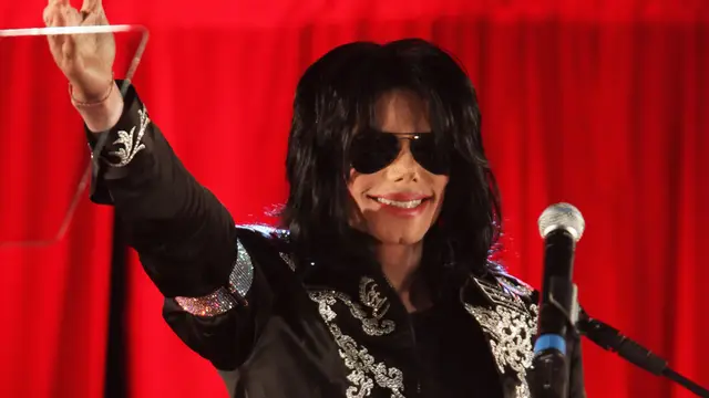 Michael Jackson durante la rueda de prensa de presentación de This is It.
