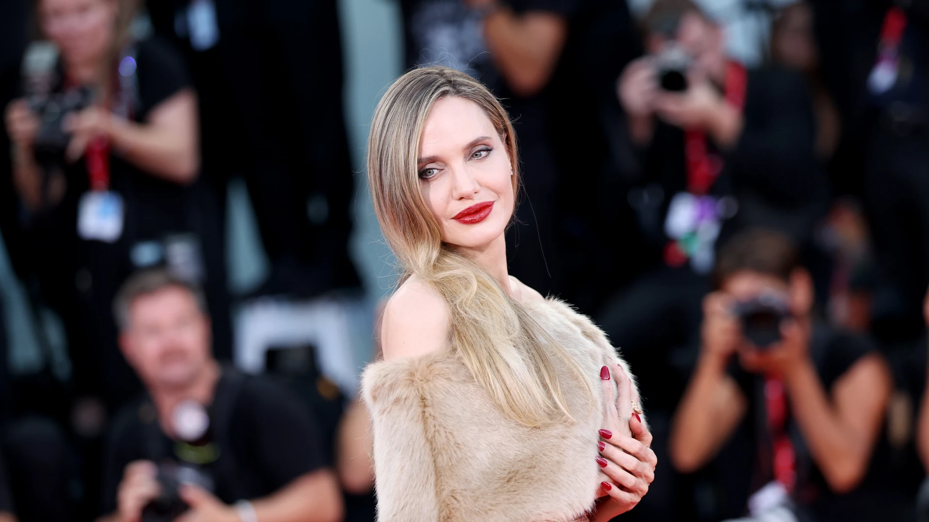 Angelina Jolie Angelina Jolie