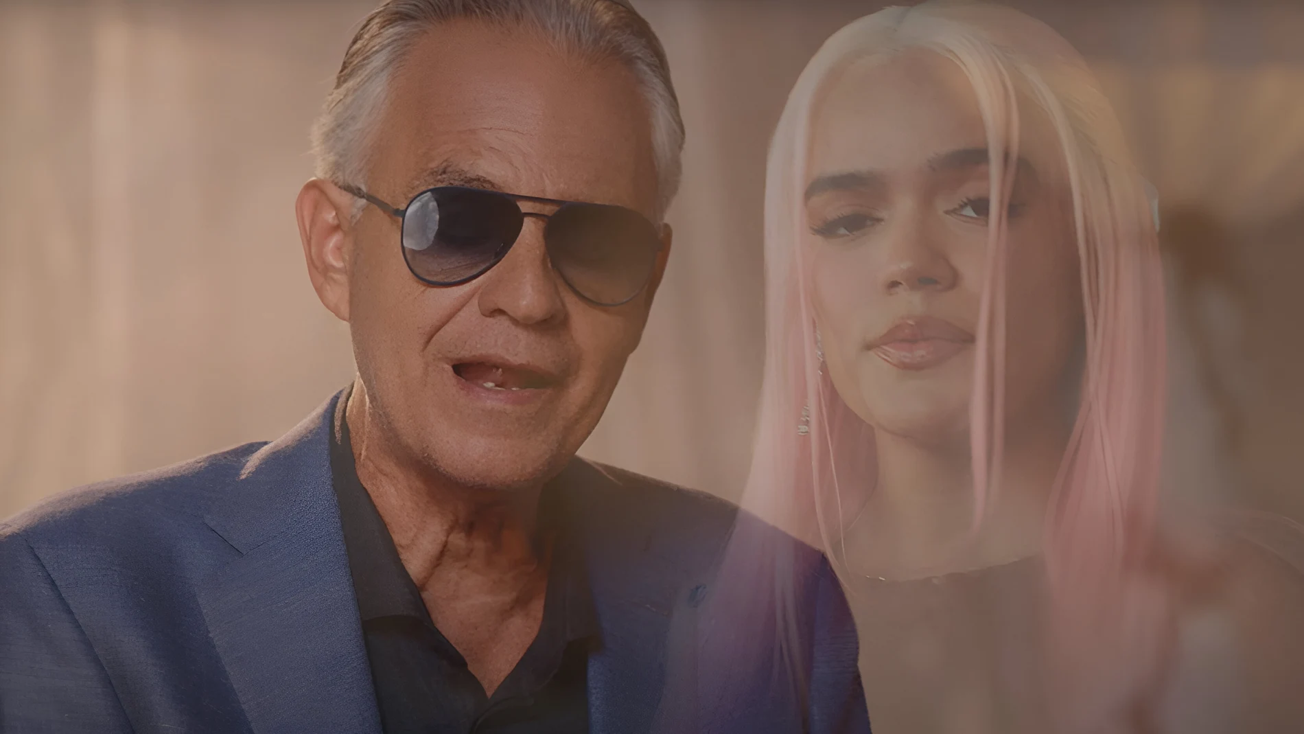 Andrea Bocelli y Karol G en el videoclip de su versión de 'Vivo por ella' Andrea Bocelli y Karol G en el videoclip de su versión de 'Vivo por ella'