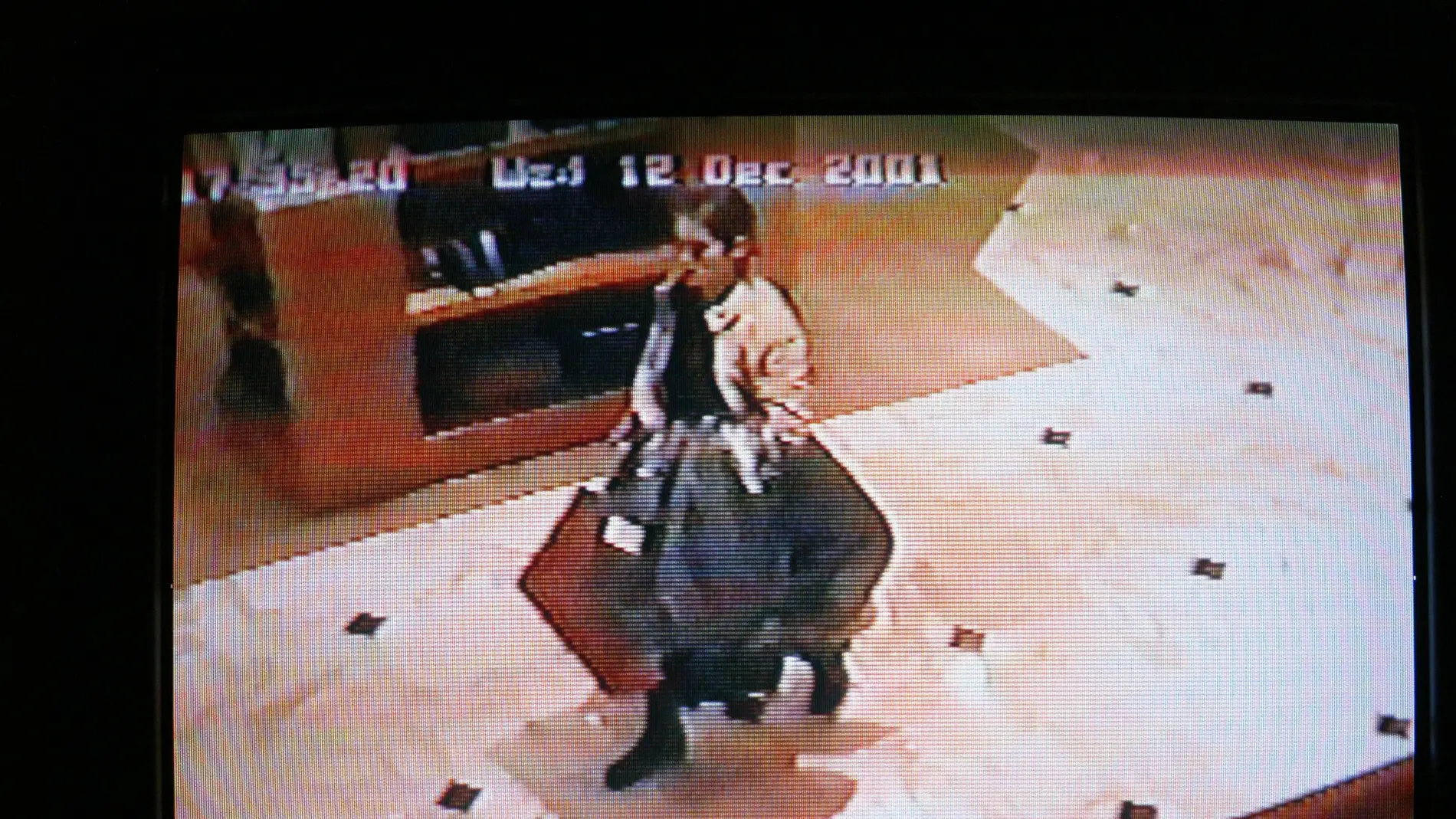 Las cámaras muestran a Winona Ryder robando Las cámaras muestran a Winona Ryder robando