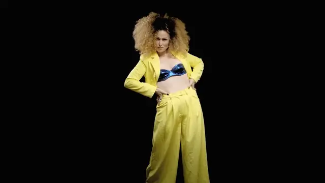 Rosa López en el videoclip de 'PWR'