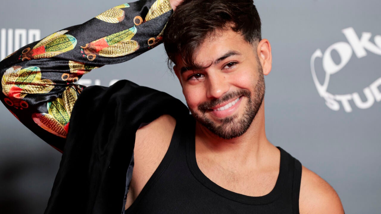 Agoney muestra su faceta más eléctrica y sensual en 'Éxtasis': letra  completa | Europa FM