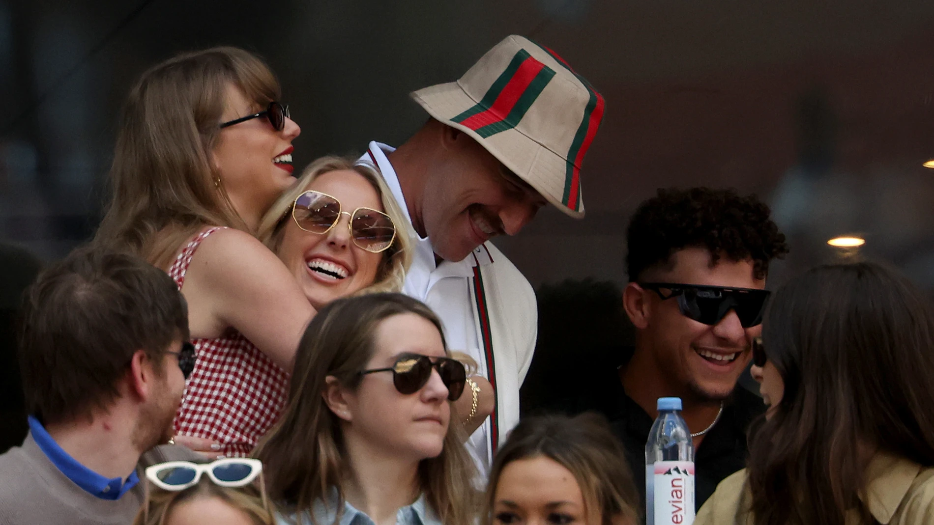 Taylor Swift Brittanny Mahomes Taylor Swift Brittanny Mahomes