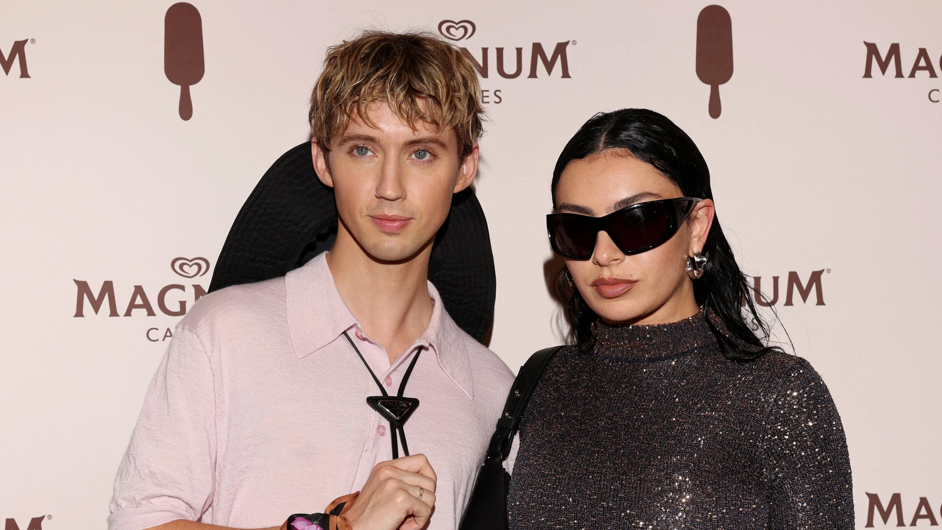 Troye Sivan y Charli xcx Troye Sivan y Charli xcx