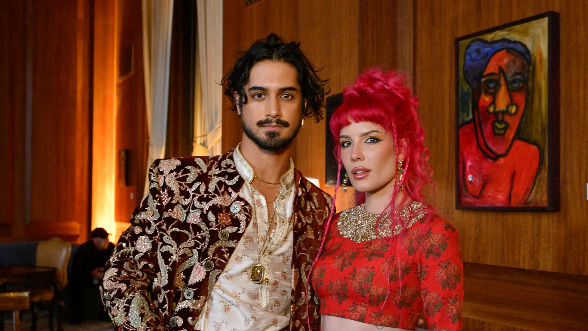 Halsey y su prometido, Avan Jogia Halsey y su prometido, Avan Jogia
