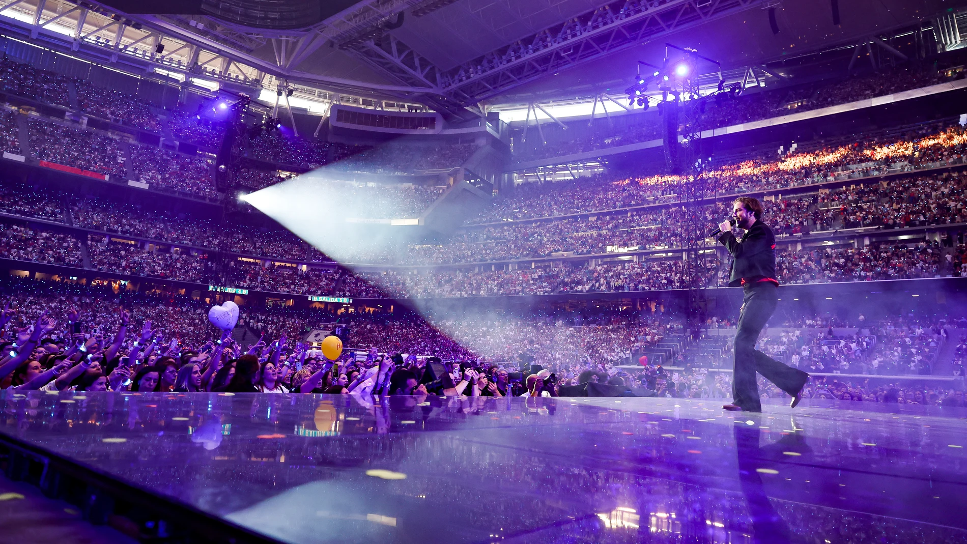 Manuel Carrasco en el Santiago Bernabéu Manuel Carrasco en el Santiago Bernabéu
