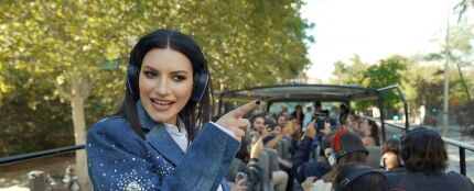 Laura Pausini en el autobús del preestreno de &#39;Chao&#39;