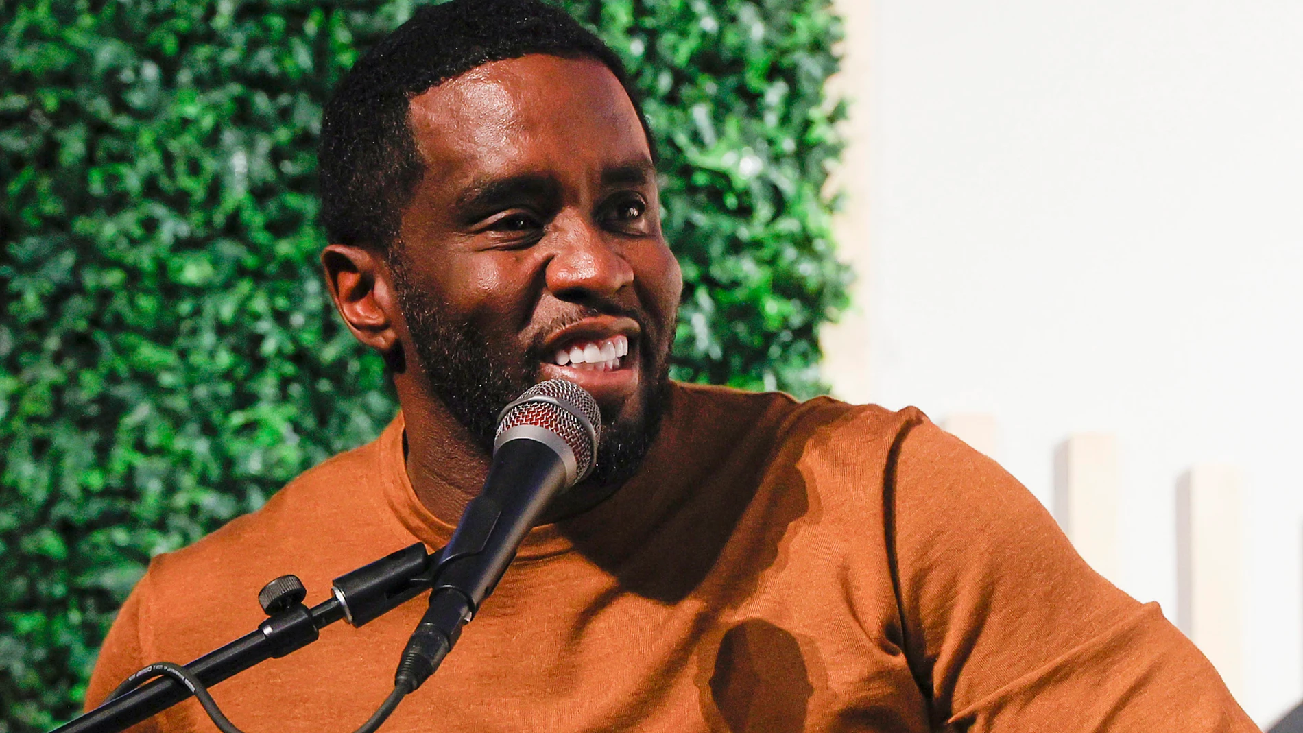 Sean John Combs (Puff Daddy) Sean John Combs (Puff Daddy)