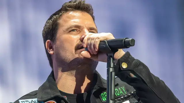 Dani Martín lleva a un repleto Recinto de Conciertos de Almería su gira 'Que caro es el tiempo'.