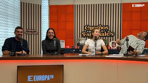 Valeria Castro y Ale Acosta en Cuerpos especiales Valeria Castro y Ale Acosta en Cuerpos especiales