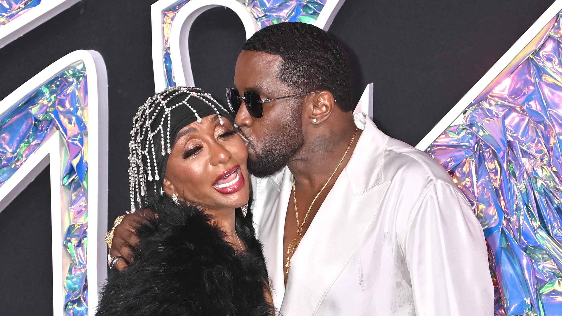 Puff Daddy con su madre Janice Combs Puff Daddy con su madre Janice Combs