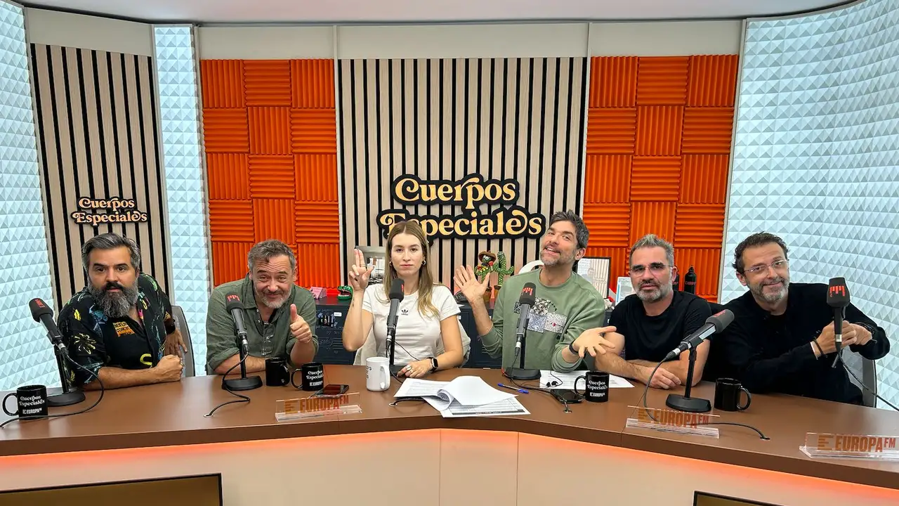 Love of Lesbian en Cuerpos especiales Love of Lesbian en Cuerpos especiales