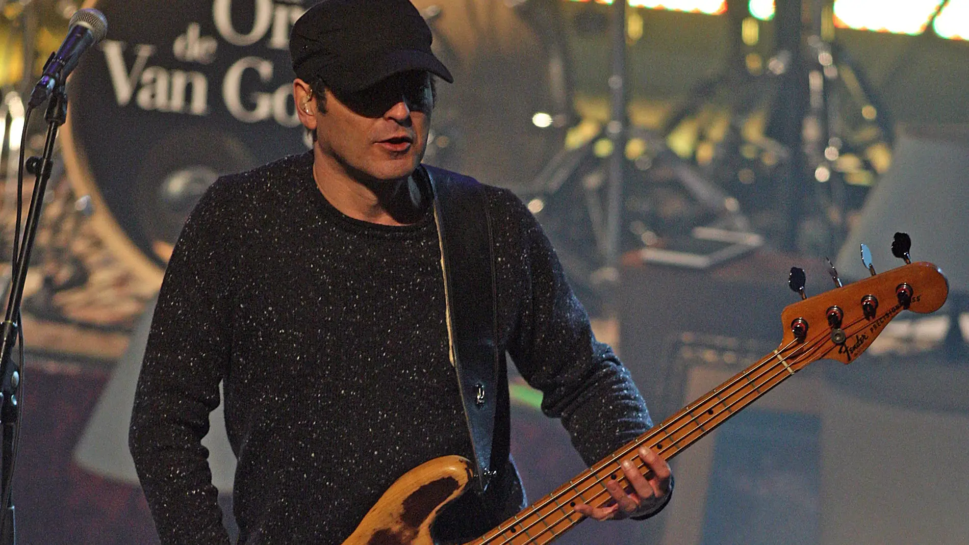 Álvaro Fuentes, bajista de La Oreja de Van Gogh Álvaro Fuentes, bajista de La Oreja de Van Gogh