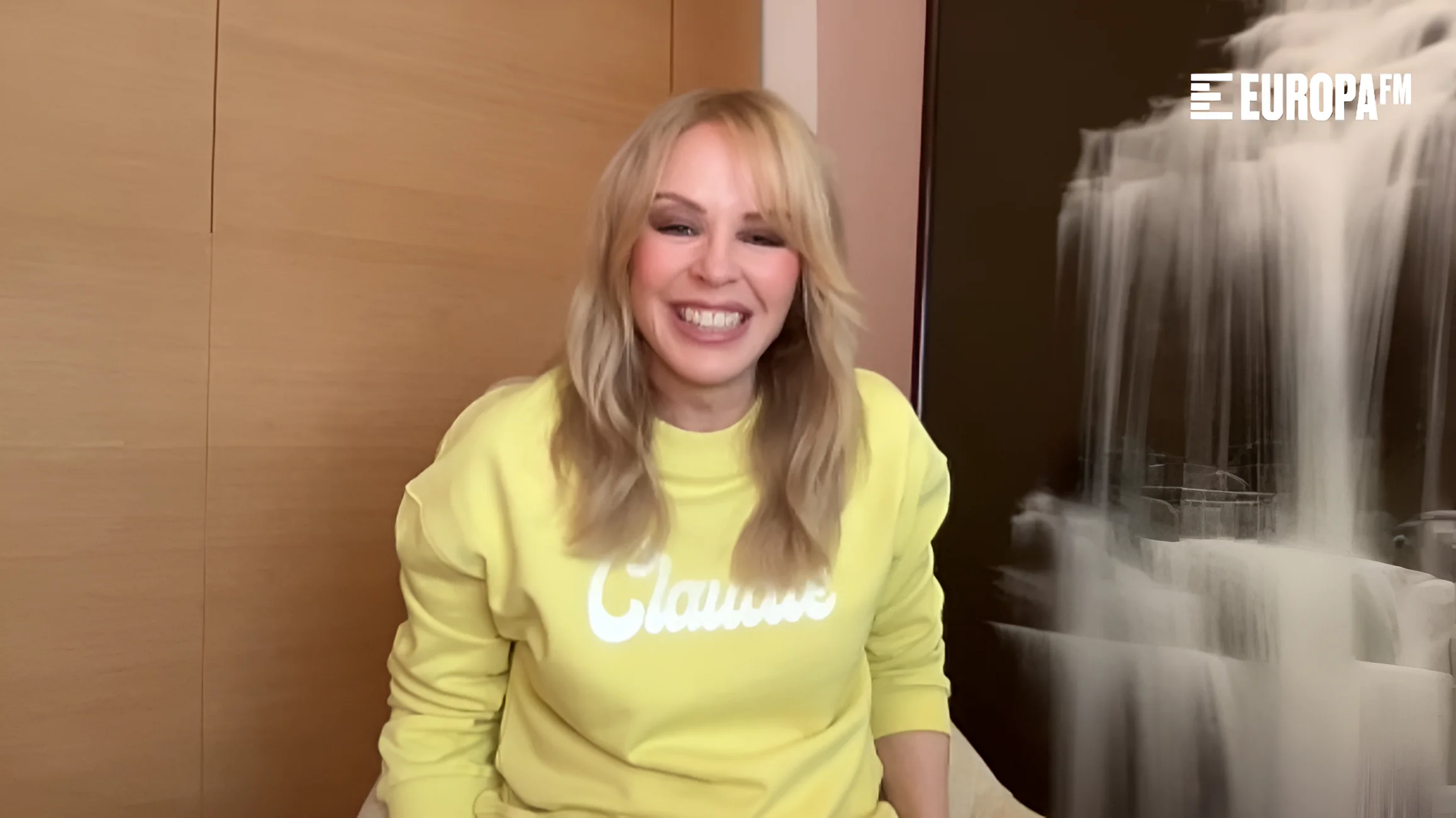 Kylie Minogue en su entrevista con Europa Fm