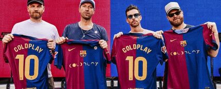 Coldplay con su camiseta del FC Barcelona