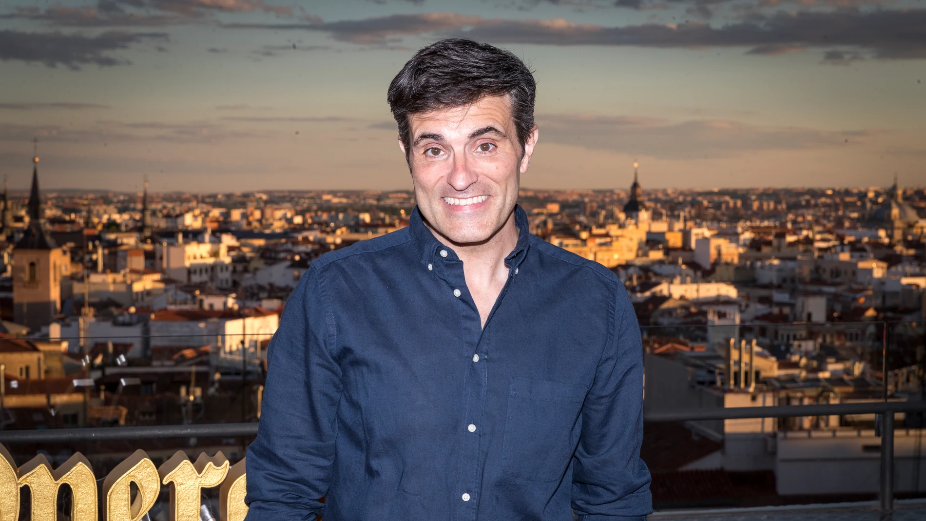 Luis Larrodera: presentador del Un, dos, tres, padre de dos hijas y cineasta Luis Larrodera: presentador del Un, dos, tres, padre de dos hijas y cineasta