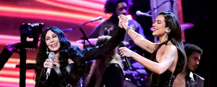 Dua Lipa y Cher Dua Lipa y Cher
