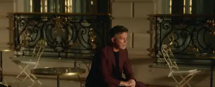 Alejandro Sanz en el videoclip de 'Palmeras en el jardín' Alejandro Sanz en el videoclip de 'Palmeras en el jardín'