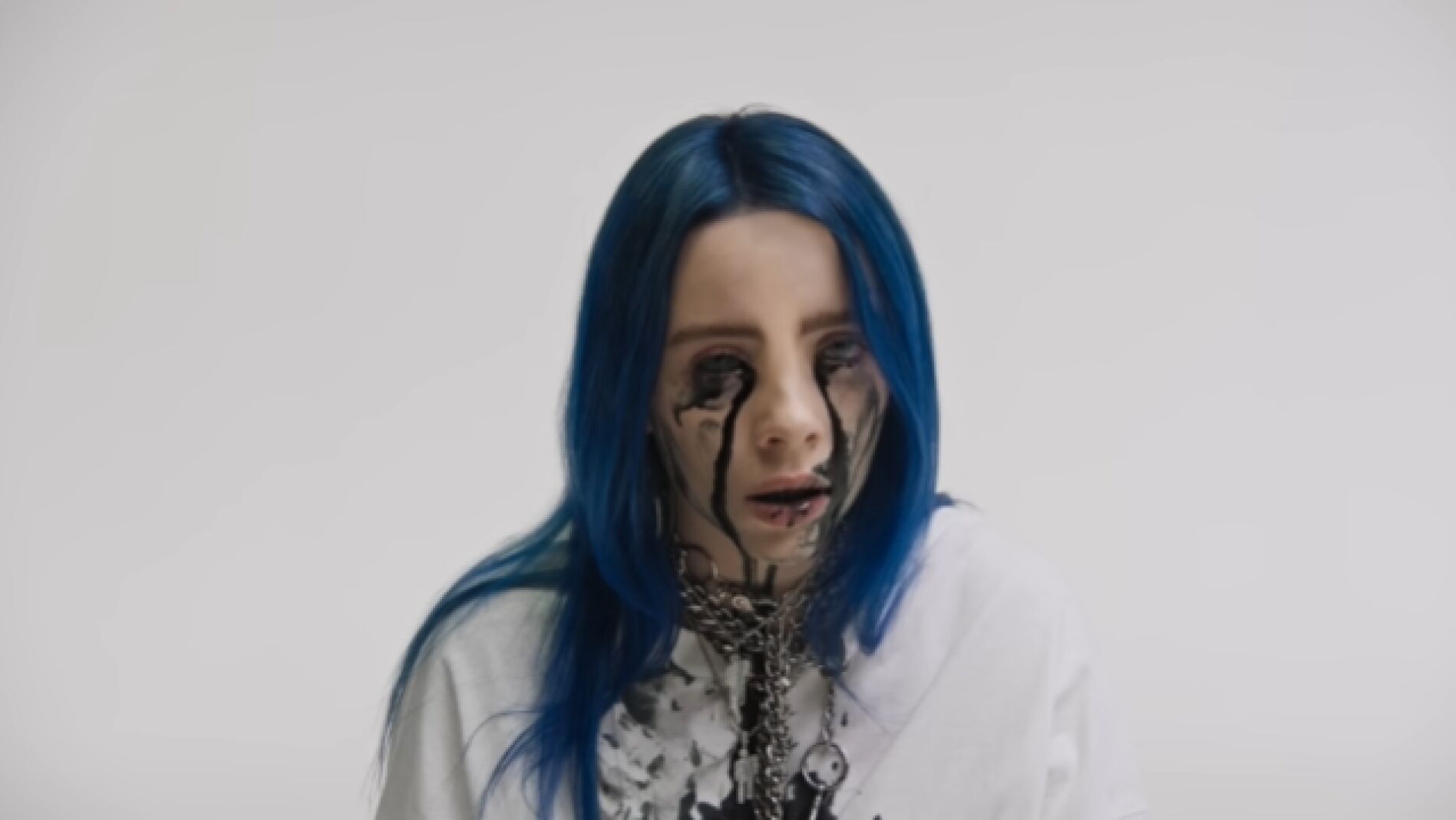 Billie Eilish en 'When the party's over'