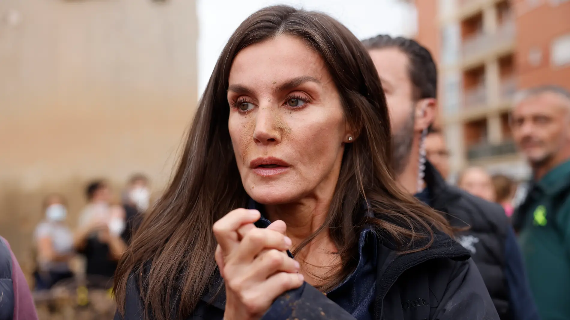La reina Letizia, durante su visita a Paiporta La reina Letizia, durante su visita a Paiporta
