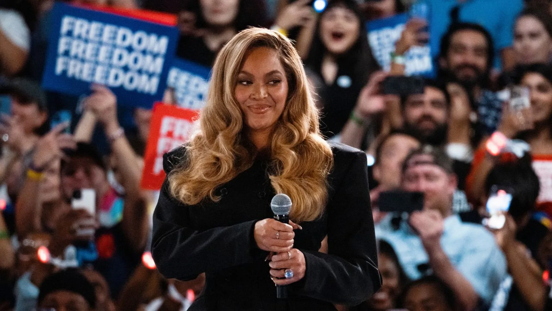 Beyoncé se une a un acto de Kamala Harris en Texas Beyoncé se une a un acto de Kamala Harris en Texas