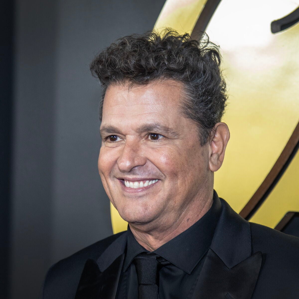 Carlos Vives celebra su premio a Persona del Año de los Latin Grammy 2024 con David Bisbal o Alejandro Sanz | Europa FM