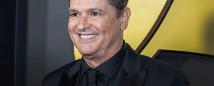 Carlos Vives asiste a la alfombra roja del evento Persona del A&ntilde;o del Latin Grammy en Miami Beach, Florida