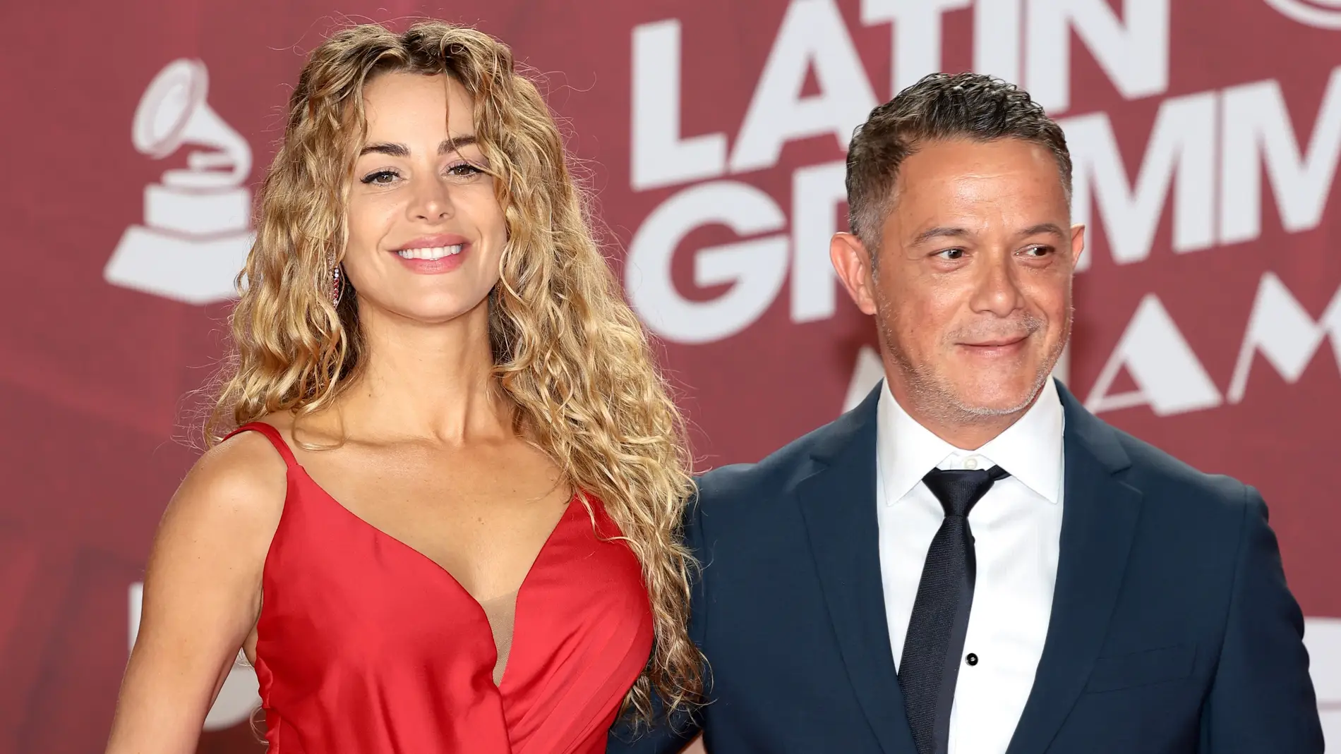 Quién es Candela Márquez, la novia oficial de Alejandro Sanz tras posar juntos en los Latin Grammy 2024 | Europa FM