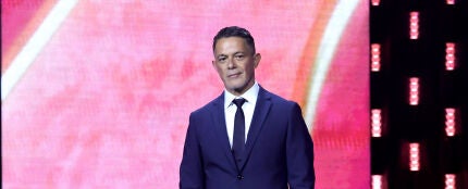 Alejandro Sanz sobre el escenario de los Latin Grammy 2024