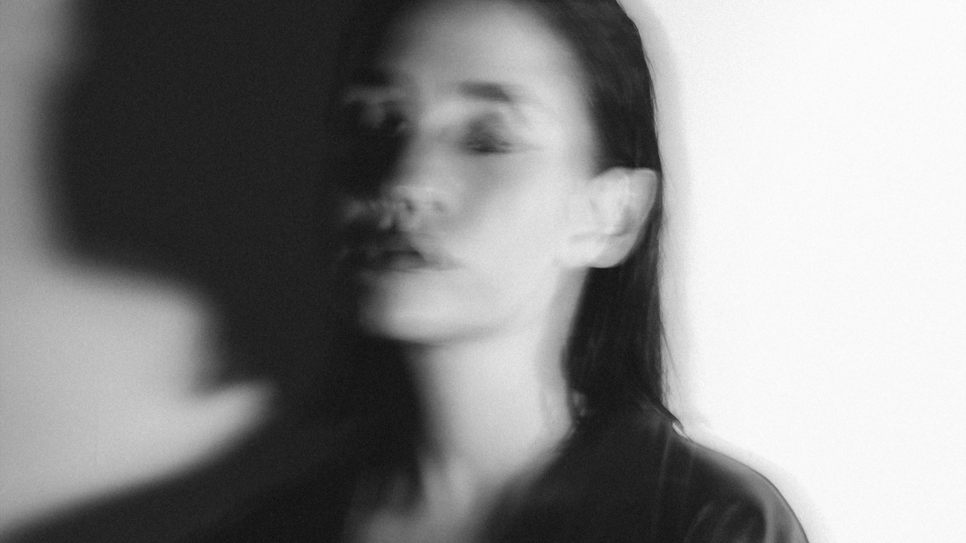 Yarea en la portada de su segundo álbum de estudio, 'Involuntario' Yarea en la portada de su segundo álbum de estudio, 'Involuntario'