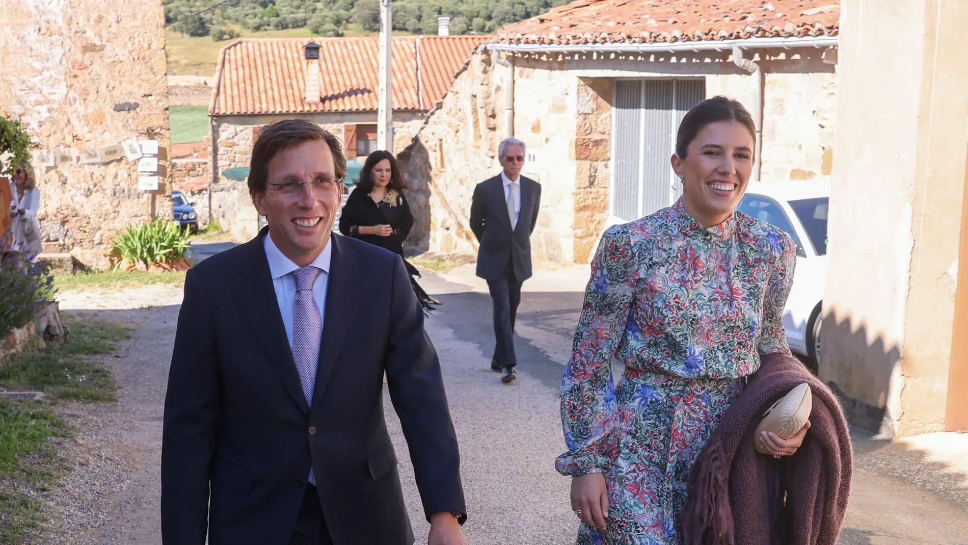 José Luis Martínez-Almeida y Teresa Urquijo en la boda de Verónica Urquijo, el pasado 6 de julio José Luis Martínez-Almeida y Teresa Urquijo en la boda de Verónica Urquijo, el pasado 6 de julio