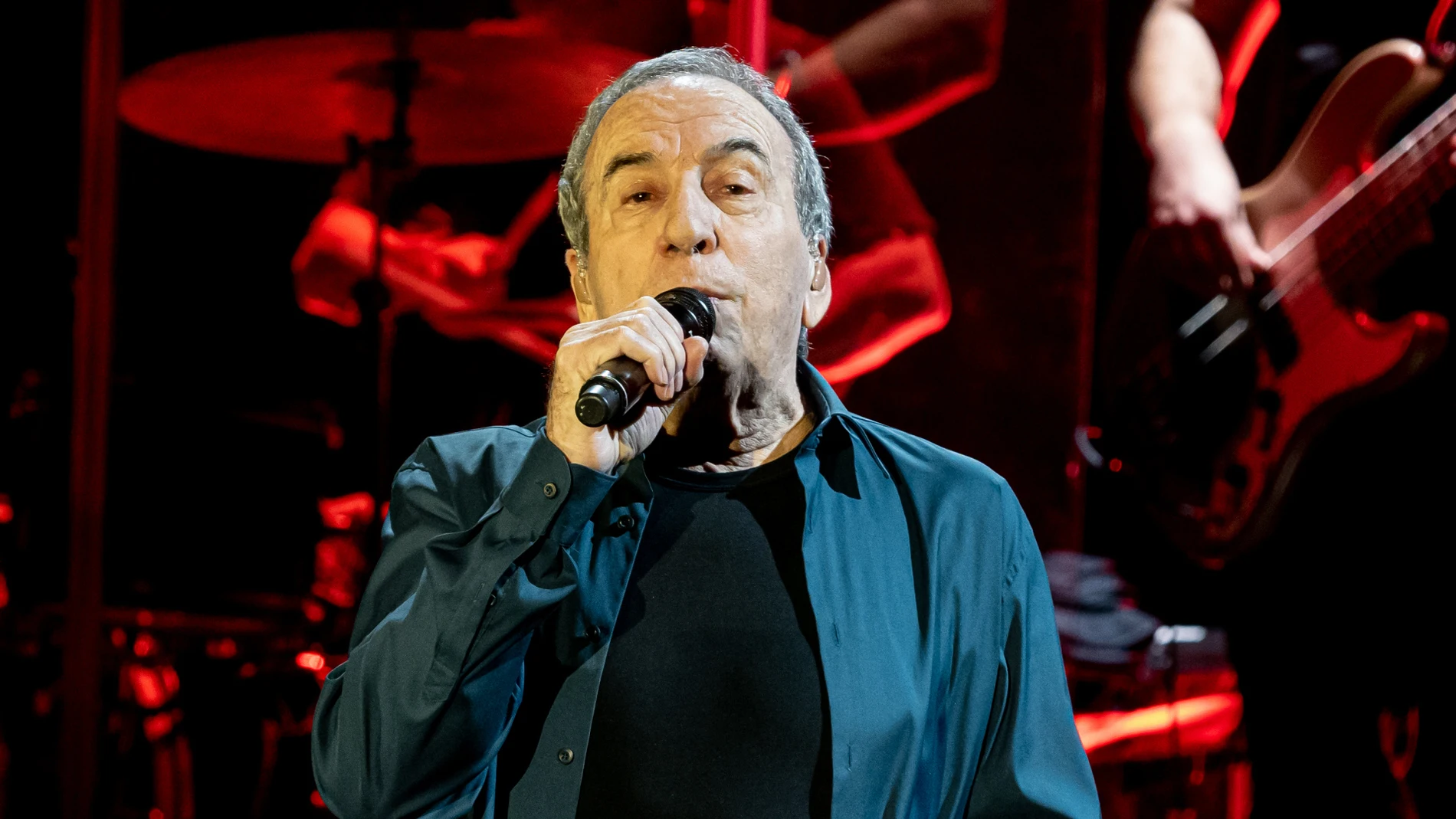 José Luis Perales, en su concierto despedida de Zaragoza en diciembre de 2021 José Luis Perales, en su concierto despedida de Zaragoza en diciembre de 2021